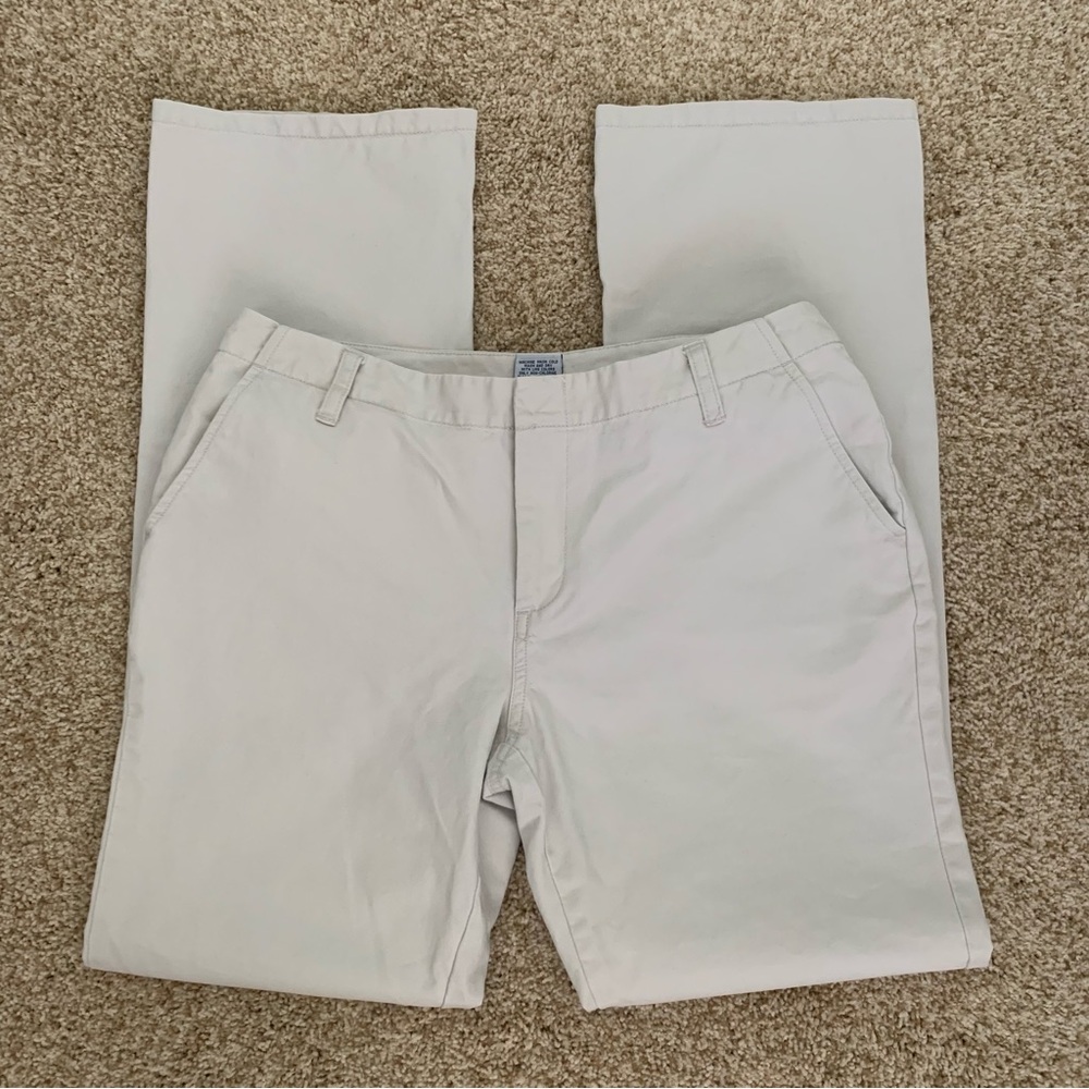 Women’s Old Navy beige khaki straight leg pants, size 8